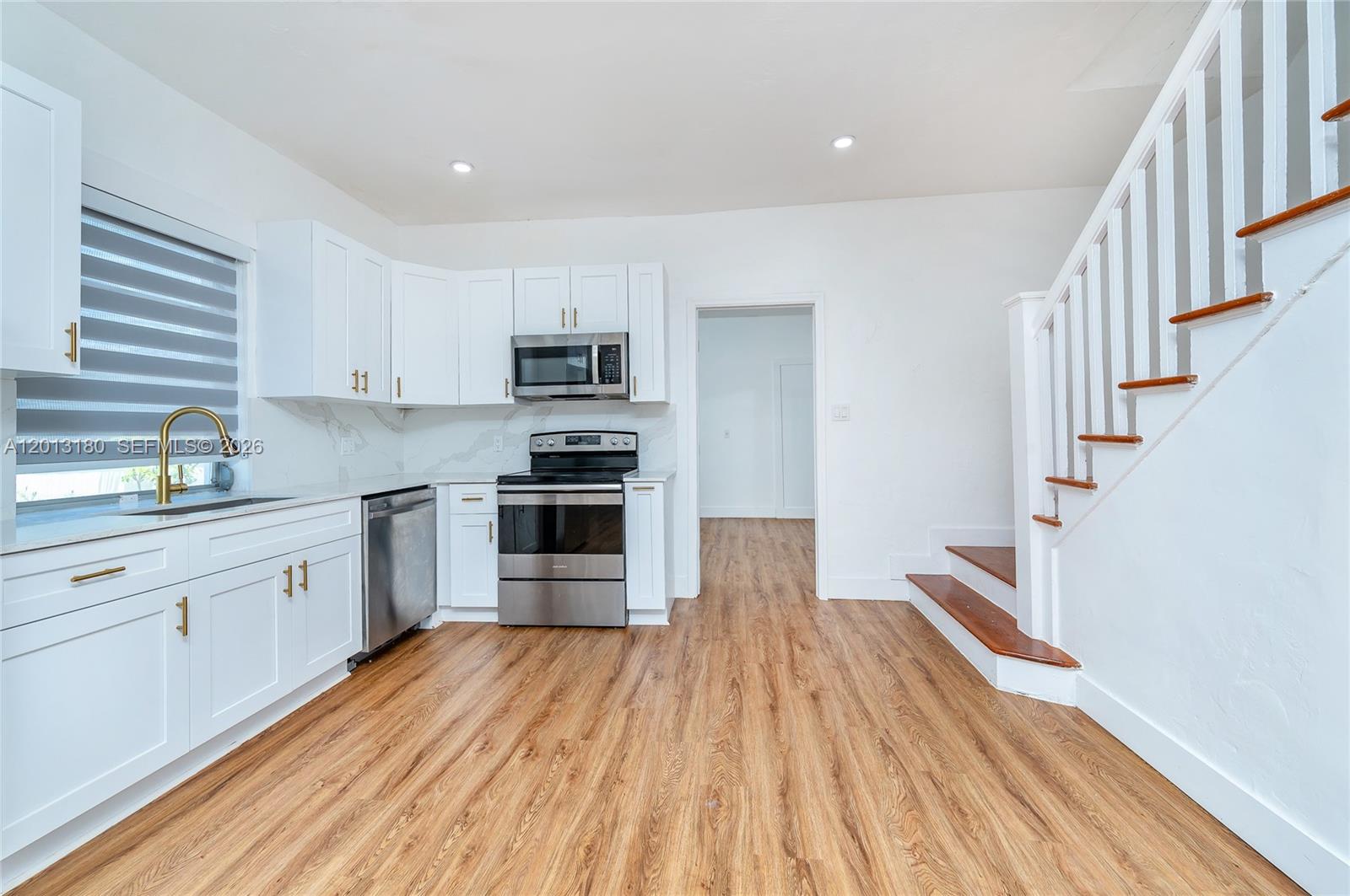 SILVER BLUFF EST-SEC B - Residential Lease