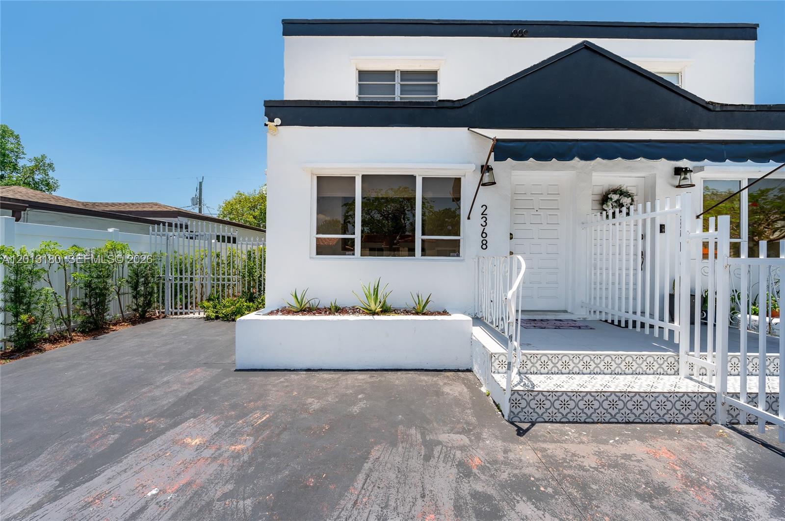 SILVER BLUFF EST-SEC B - Residential Lease