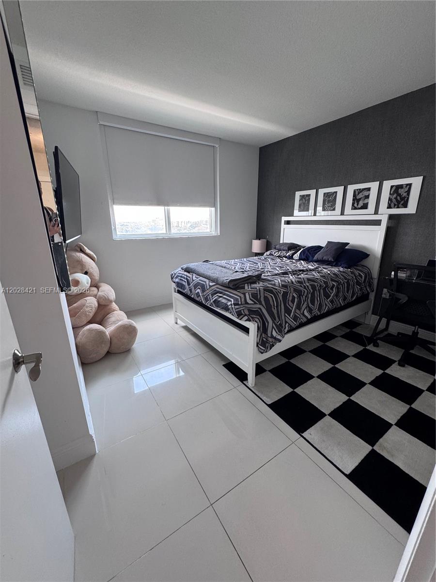 TERRAZAS RIVERPARK VILLAG - Residential