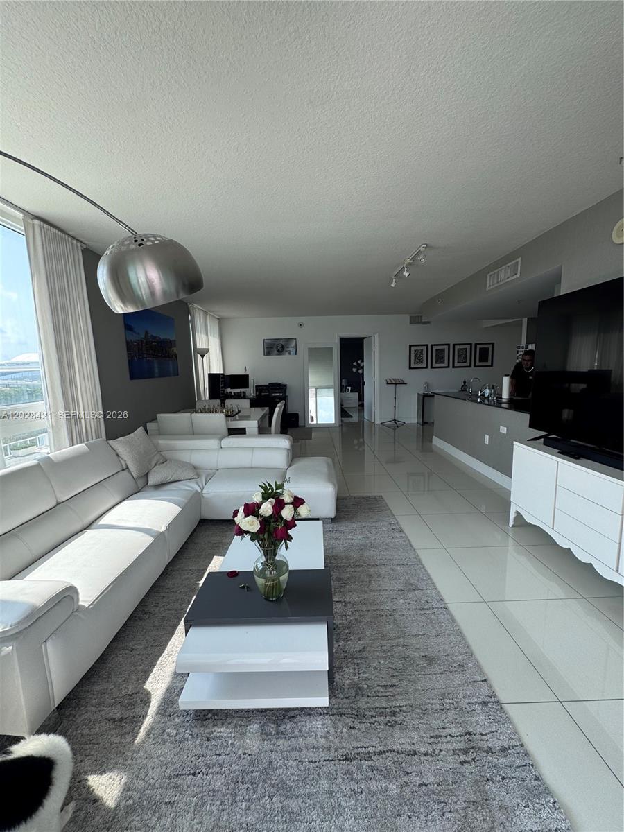 TERRAZAS RIVERPARK VILLAG - Residential