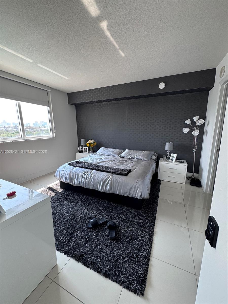 TERRAZAS RIVERPARK VILLAG - Residential