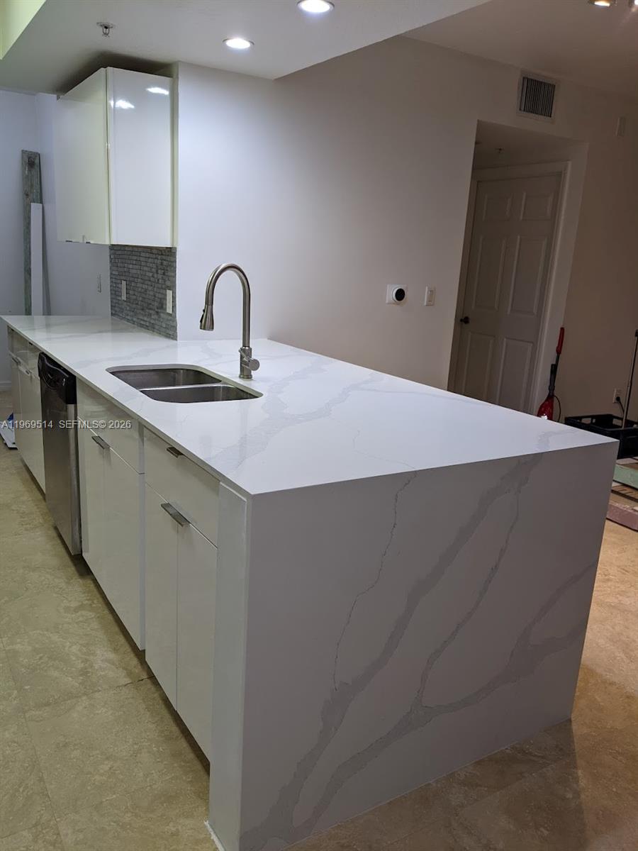 KEYSTONE VILLAS II CONDO - Residential Lease