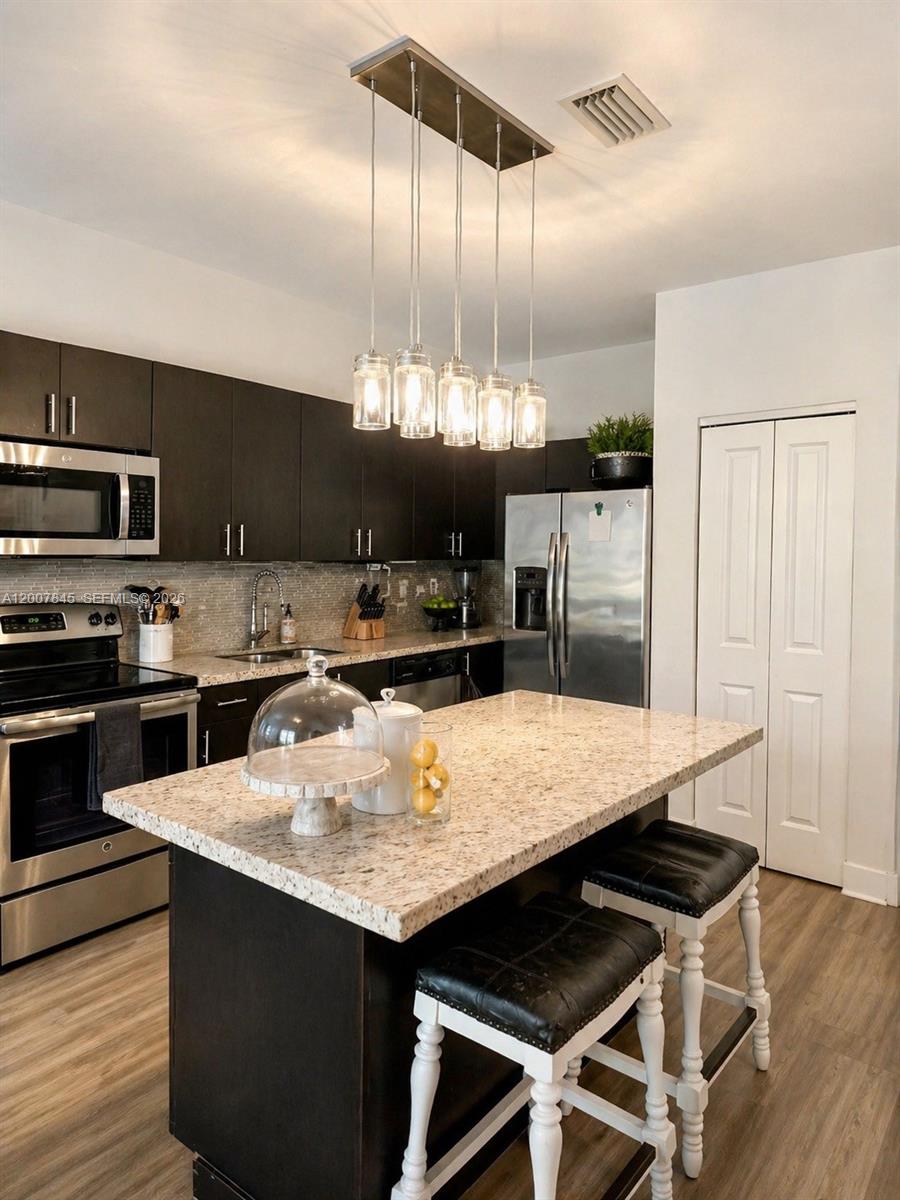 OAK HAMMOCK TOWNHOMES SUB - Residential