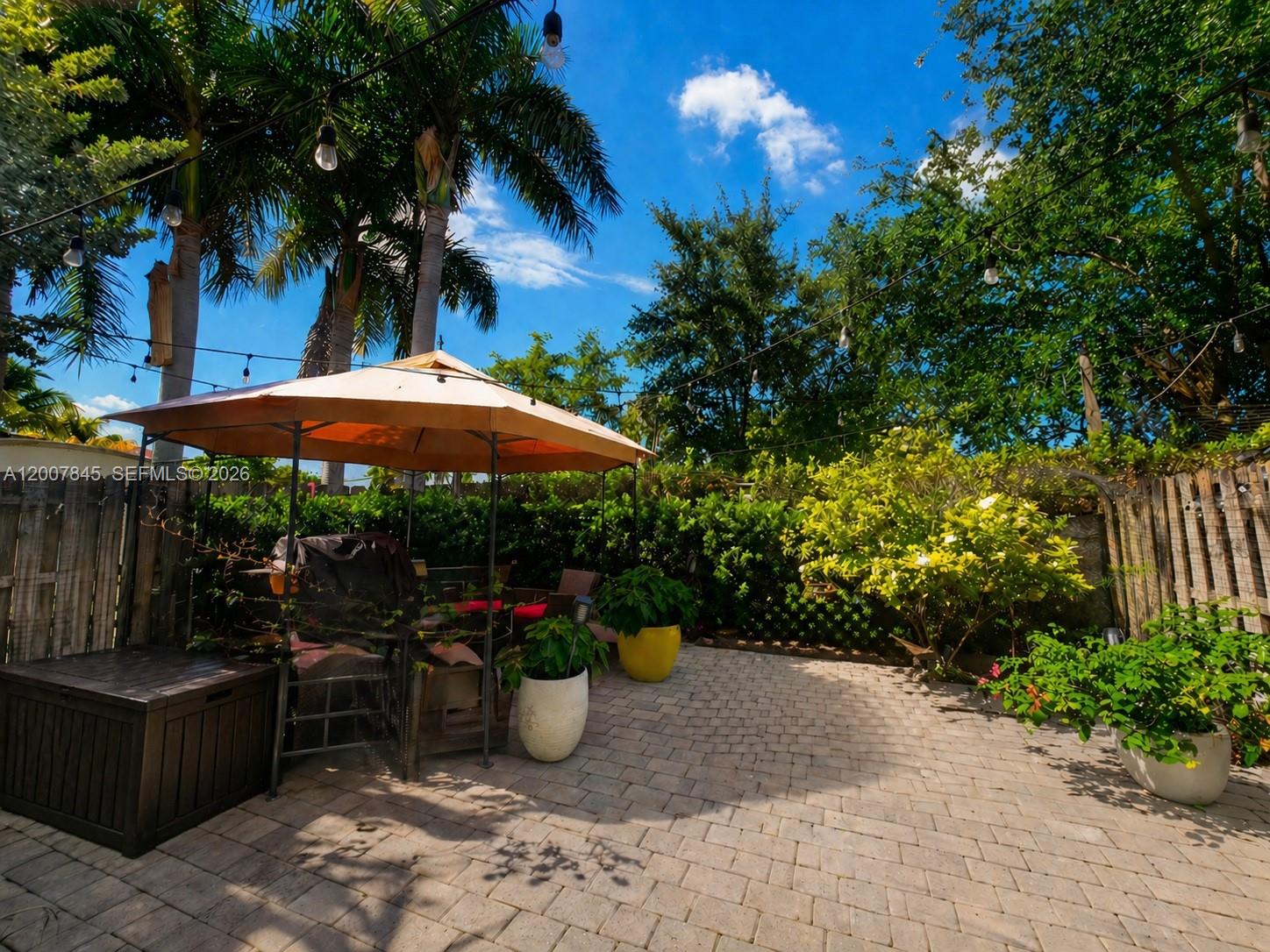 OAK HAMMOCK TOWNHOMES SUB - Residential