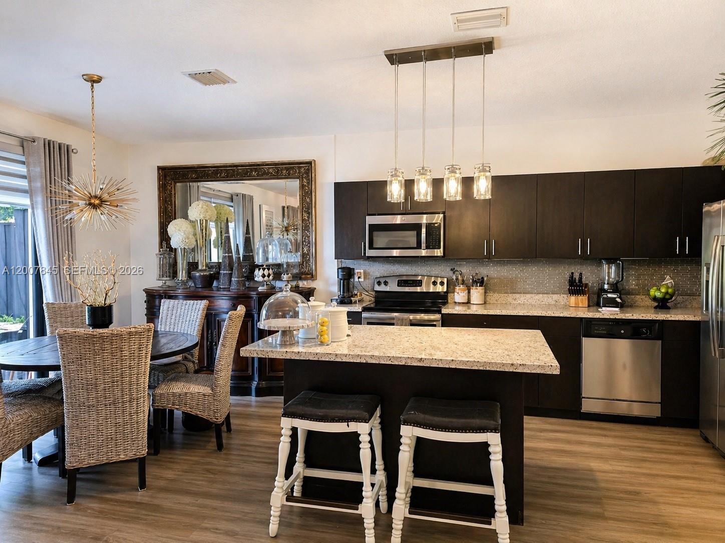 OAK HAMMOCK TOWNHOMES SUB - Residential
