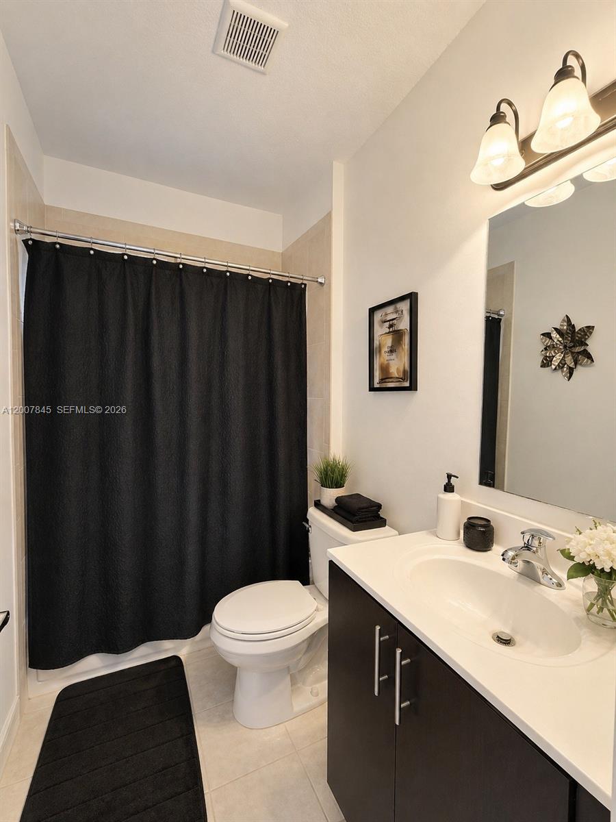 OAK HAMMOCK TOWNHOMES SUB - Residential