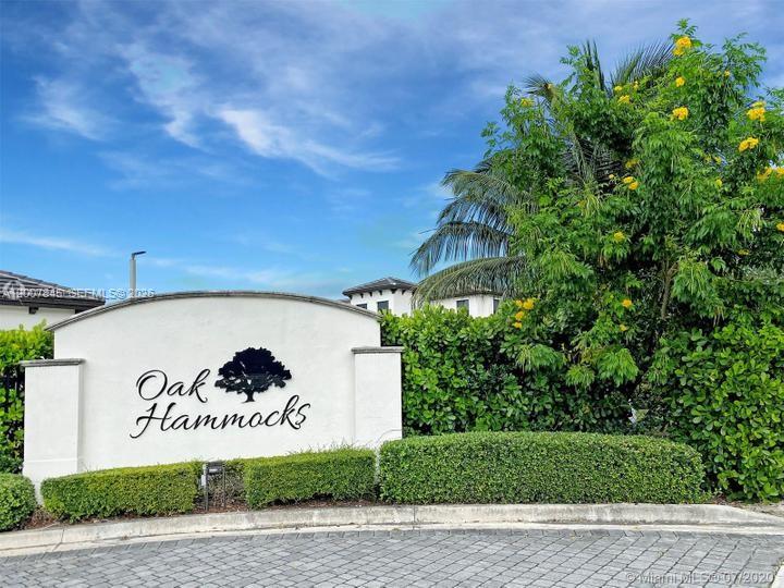 OAK HAMMOCK TOWNHOMES SUB - Residential