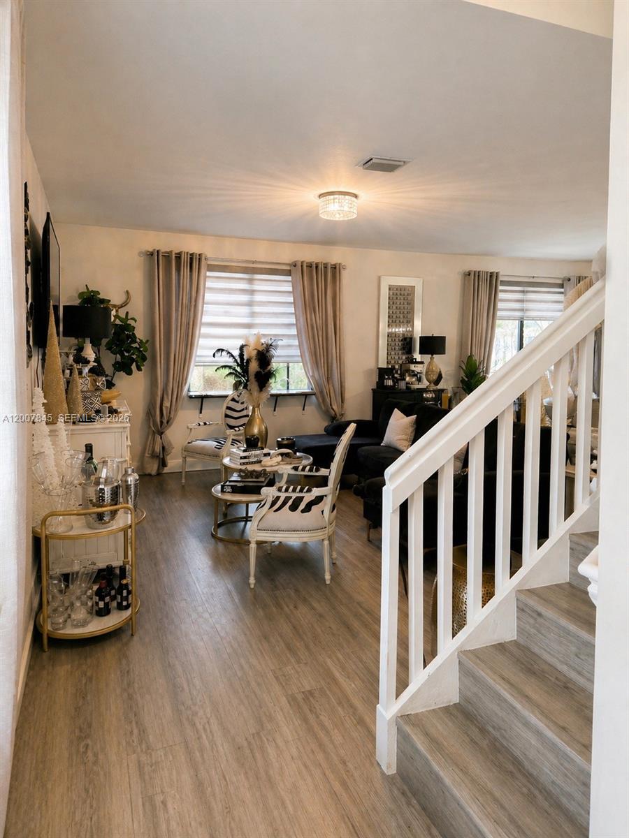 OAK HAMMOCK TOWNHOMES SUB - Residential