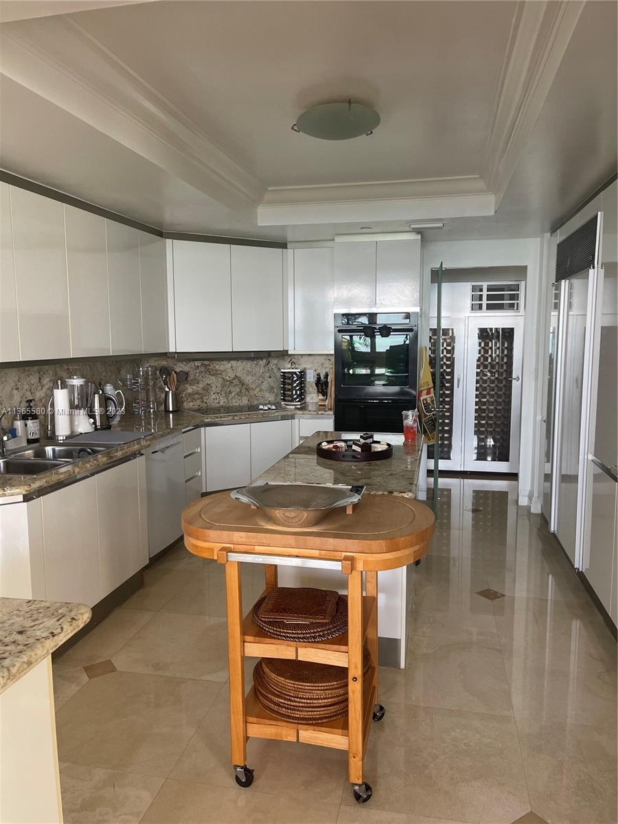 GRAND BAY RESIDENCES COND - Residential