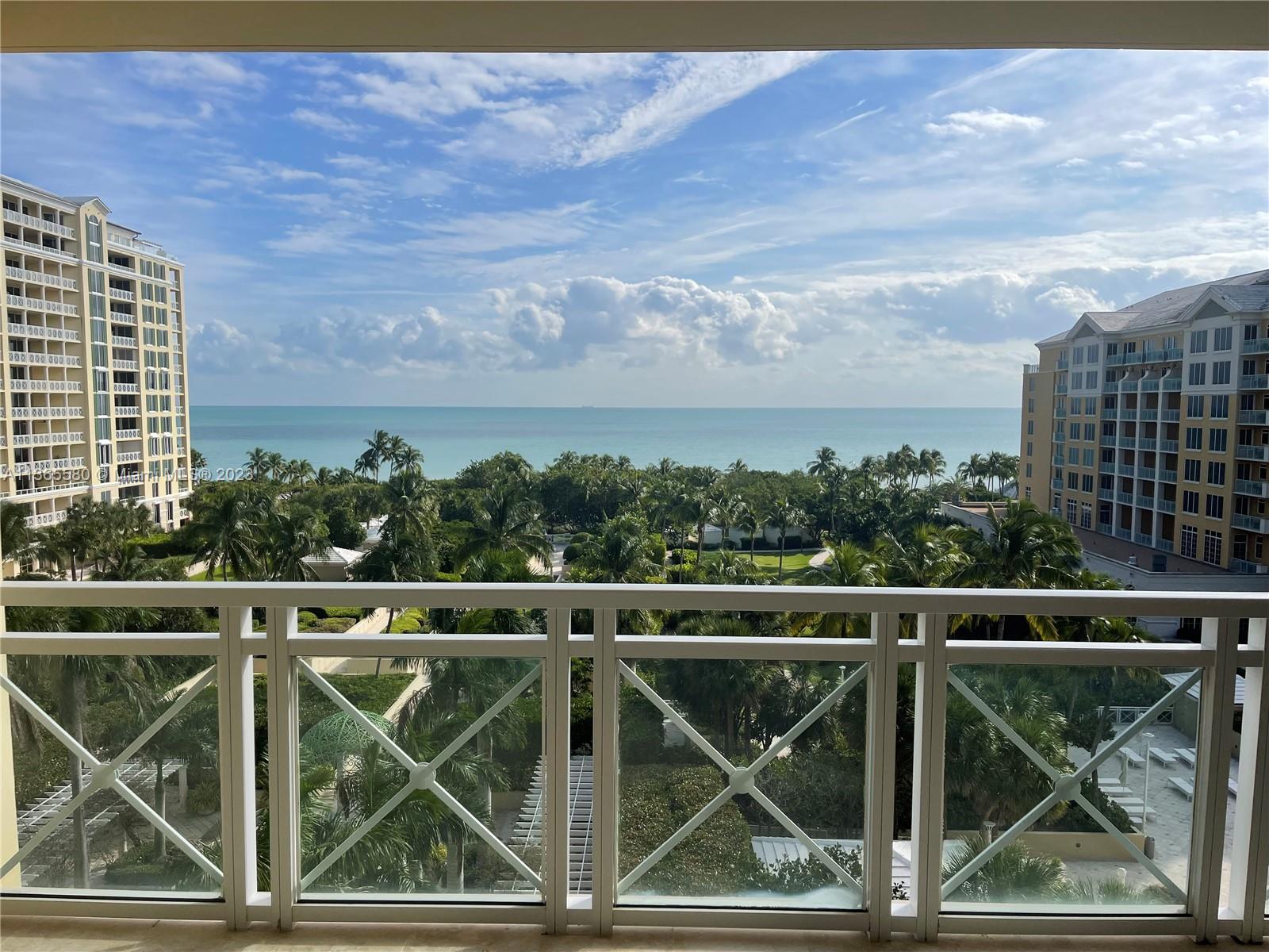 Biscayne Realty, Inc. is pleased to present a residential condominium opportunity in Key Biscayne, Florida.
Grand Bay Residences is one of the premier condominium projects in Florida fronting the beach in Key Biscayne and immediately adjacent to the Ritz Carlton Key Biscayne Hotel and Spa. Unit 707 is a meticulously maintained unit with custom cabinetry.