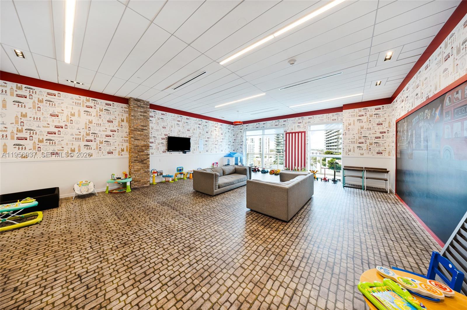 THE BOND (1080 BRICKELL) - Residential