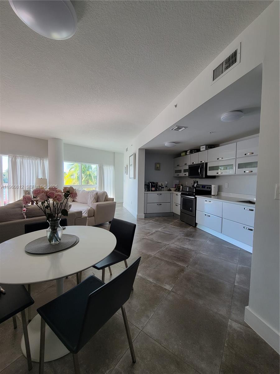 6580 Indian Creek Dr 209