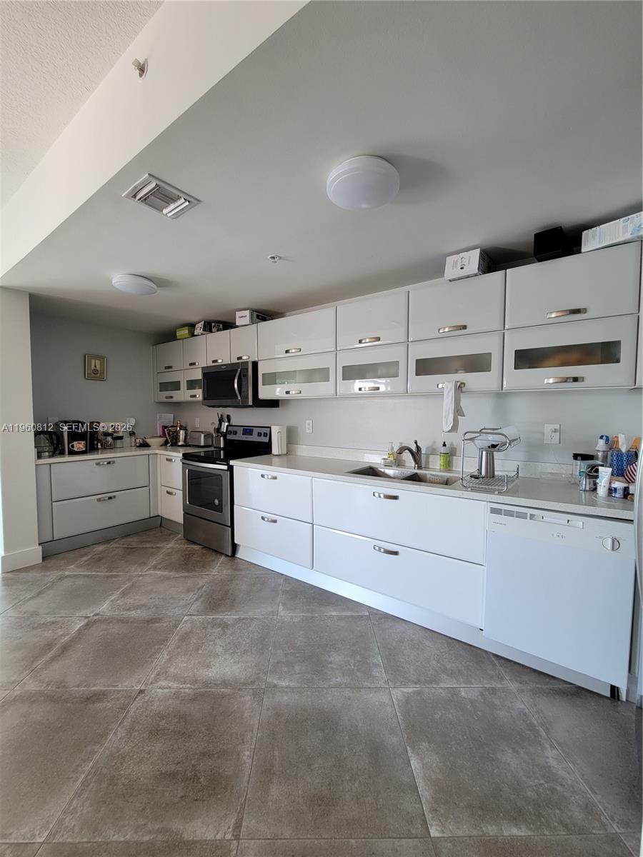 6580 Indian Creek Dr 209