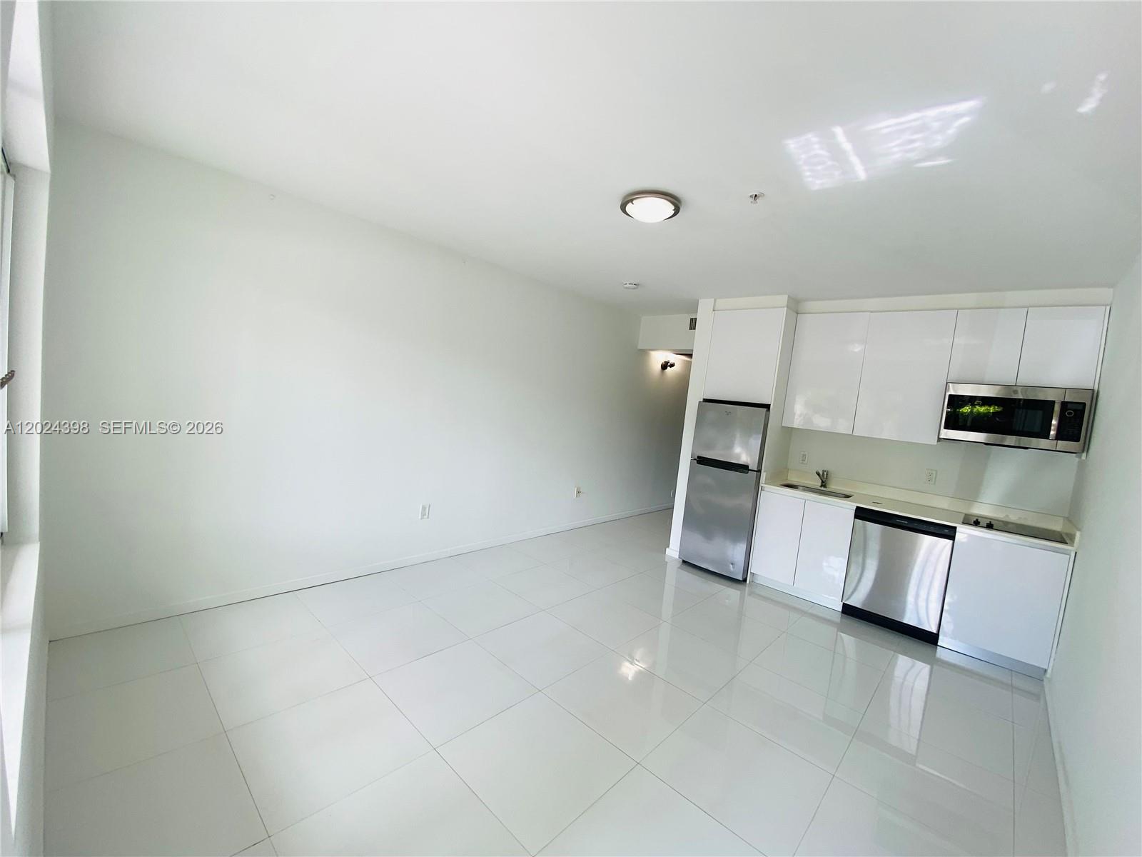 ELISA CONDO - Residential Lease