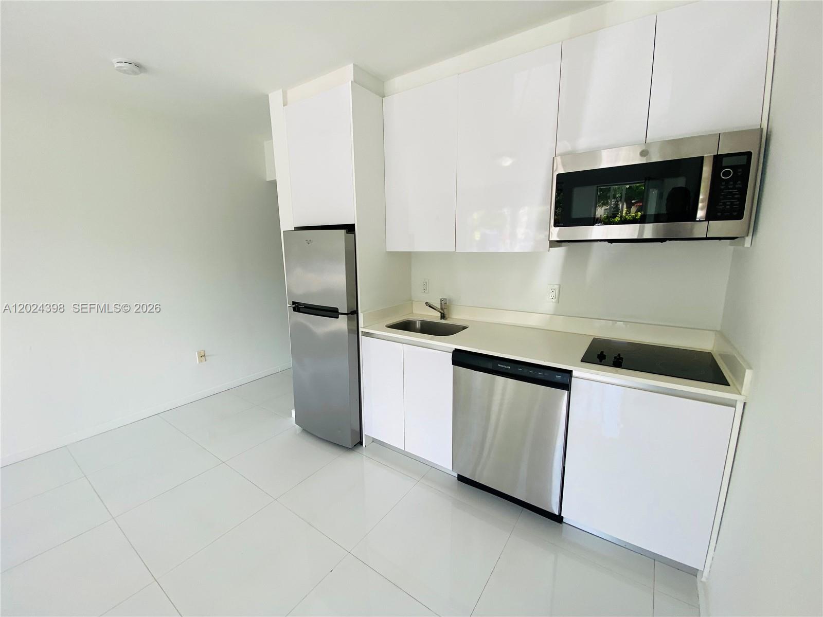 ELISA CONDO - Residential Lease