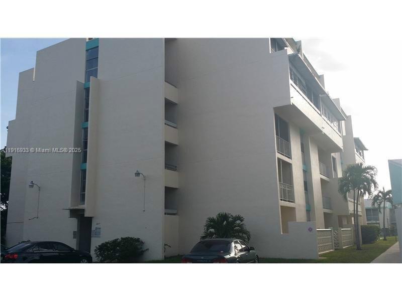 NEWPORT AT LAUDERHILL CON - Residential