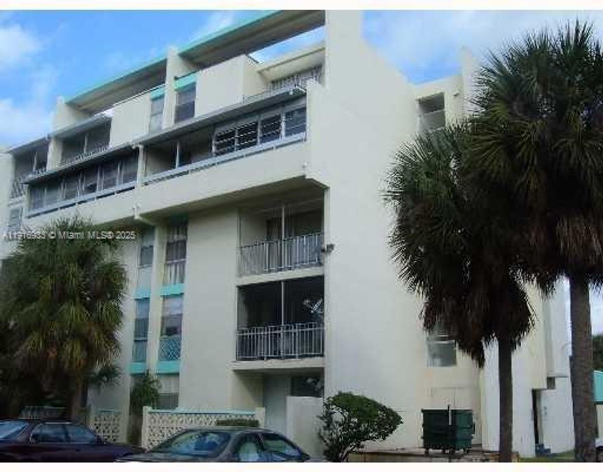 Great opportunity for Investors.1 BED 1.5 BATH! Nice Community Pool, open Laundry Facility. ***Excellent location, close to Shopping centers, Supermarkets, Restaurants, Schools, Transportation, and access to major Highways. You will see the return on your investment immediately after closing. ***Do not miss this opportunity*** Rented with good tenant ($1837 - Sec 8 )