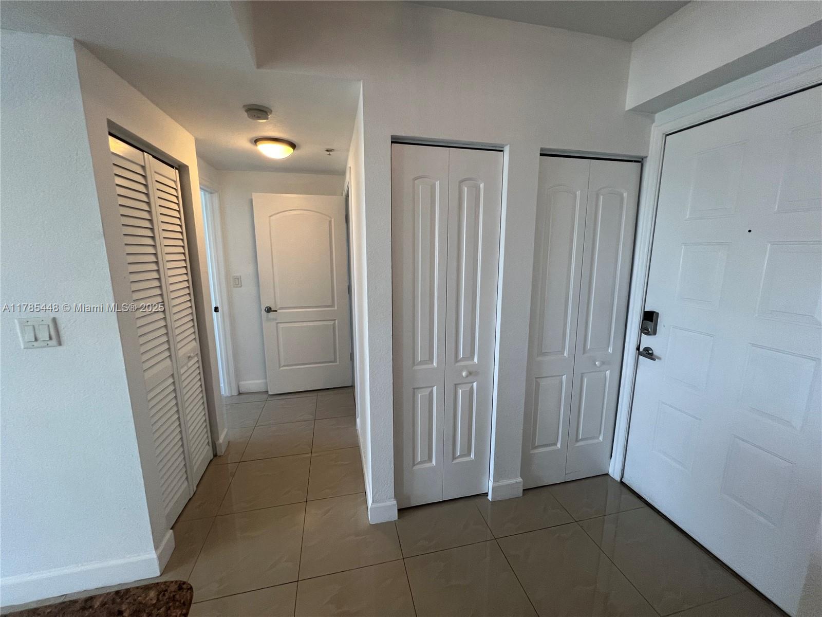 RADIUS CONDO - Residential