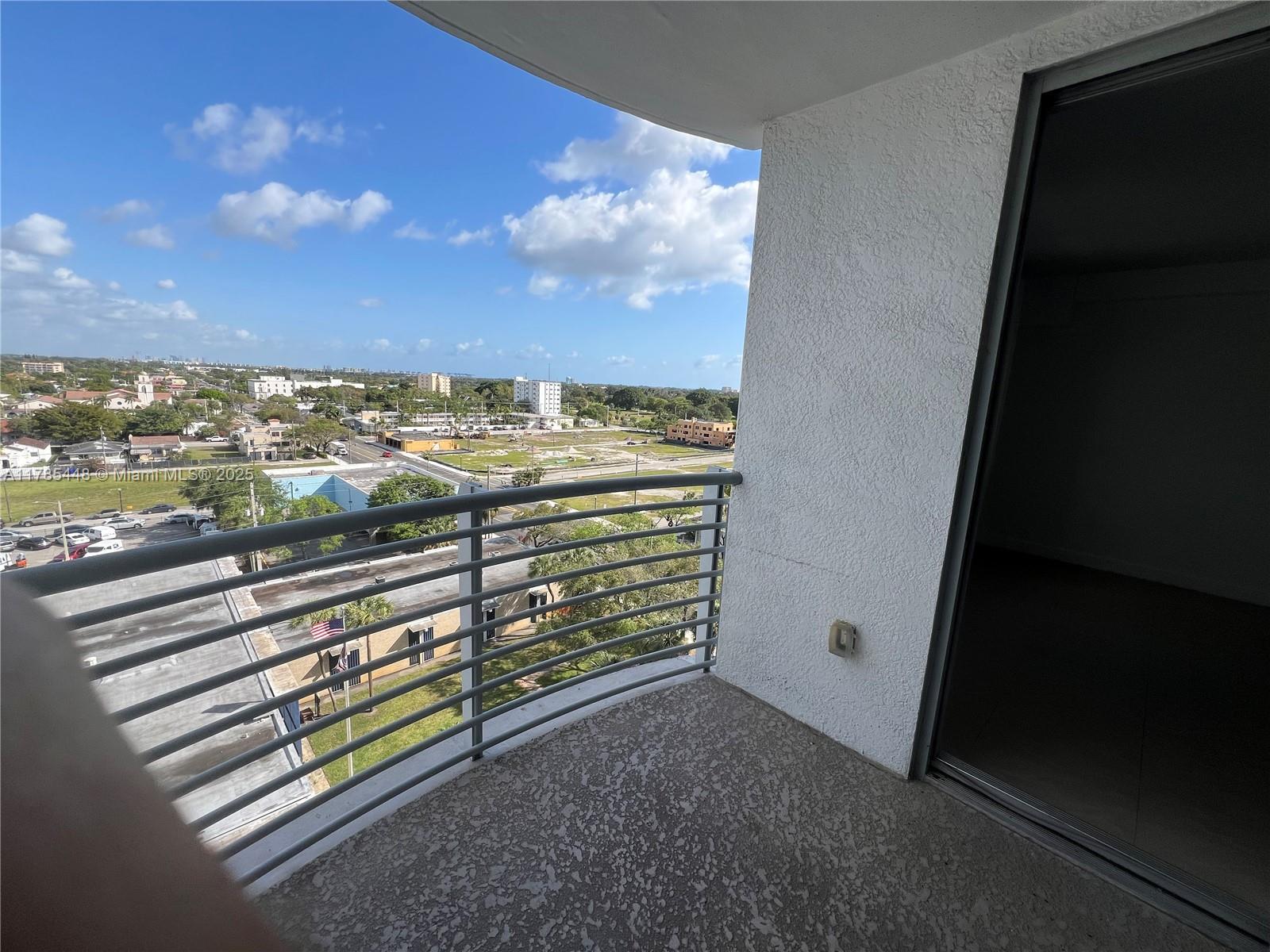 RADIUS CONDO - Residential