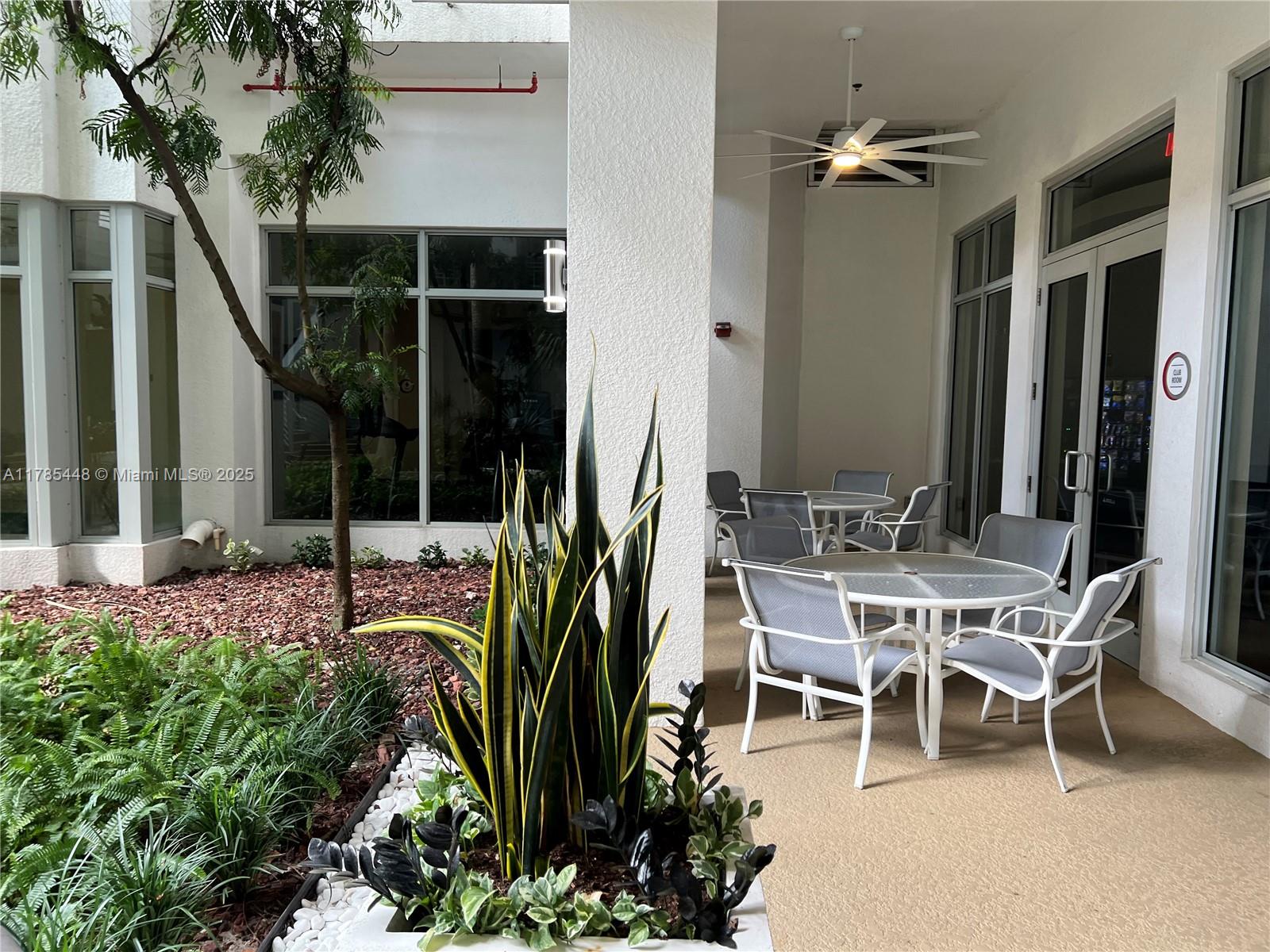 RADIUS CONDO - Residential