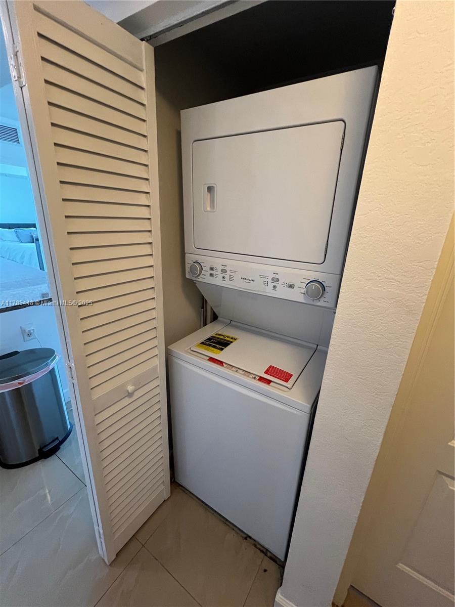 RADIUS CONDO - Residential