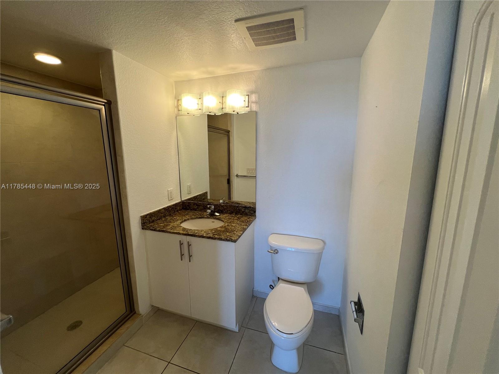 RADIUS CONDO - Residential