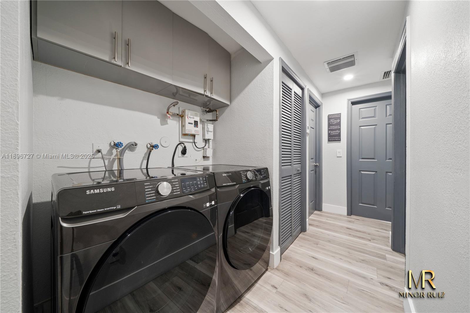 WATERSIDE TOWNHOMES SEC 4 - Residential