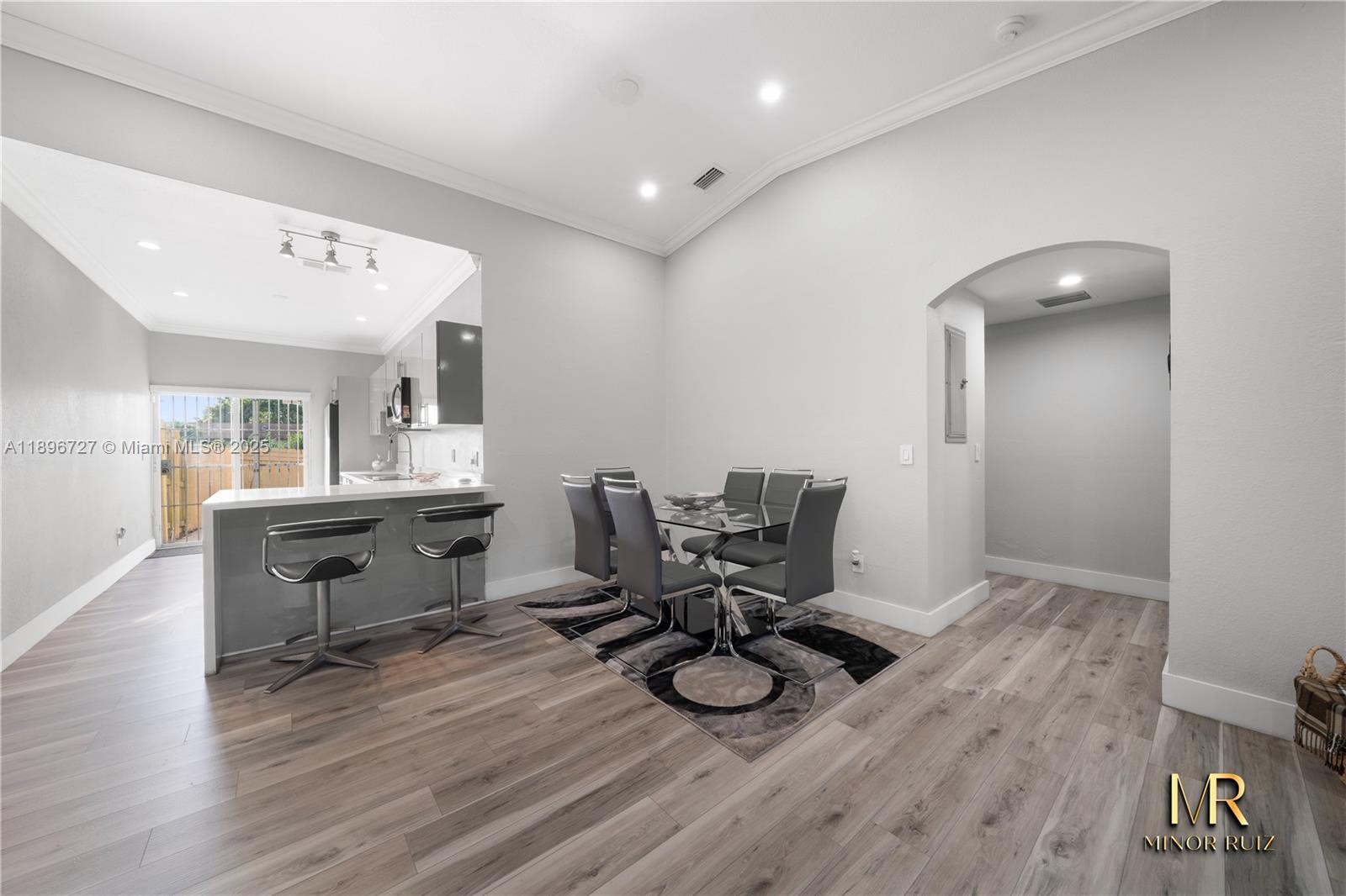 WATERSIDE TOWNHOMES SEC 4 - Residential