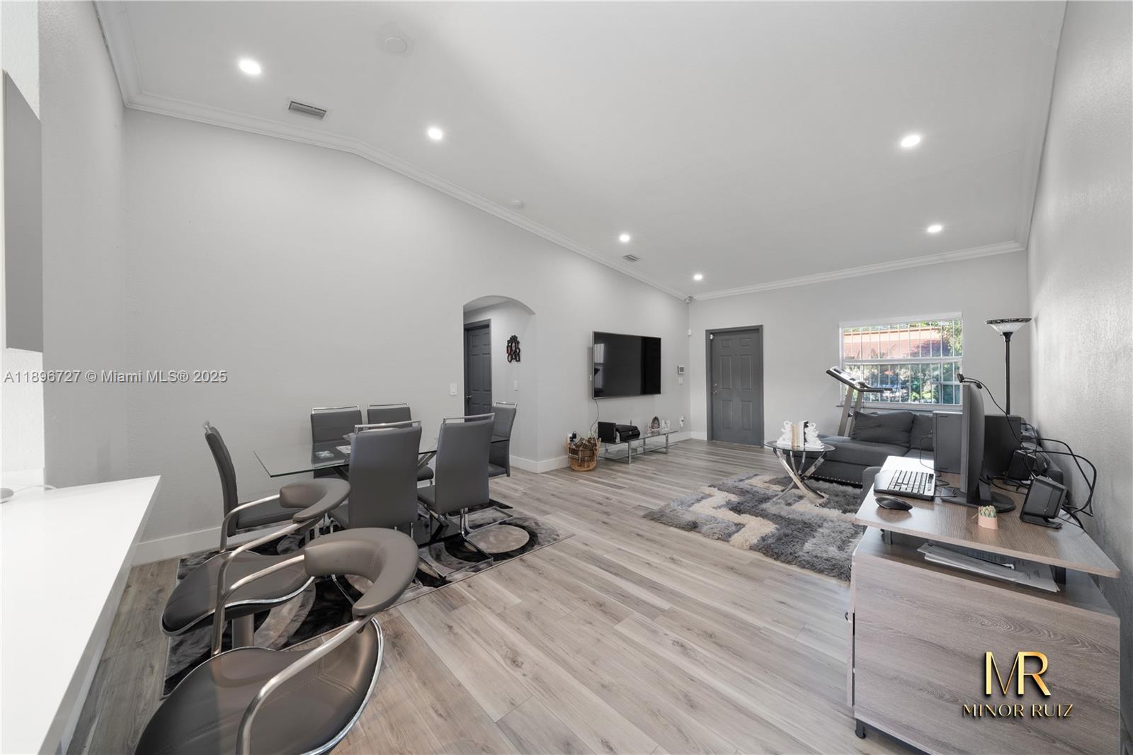 WATERSIDE TOWNHOMES SEC 4 - Residential