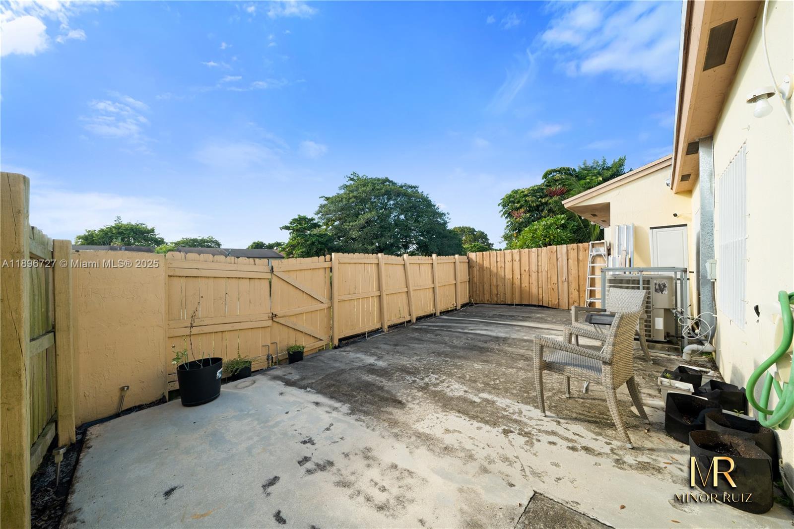 WATERSIDE TOWNHOMES SEC 4 - Residential