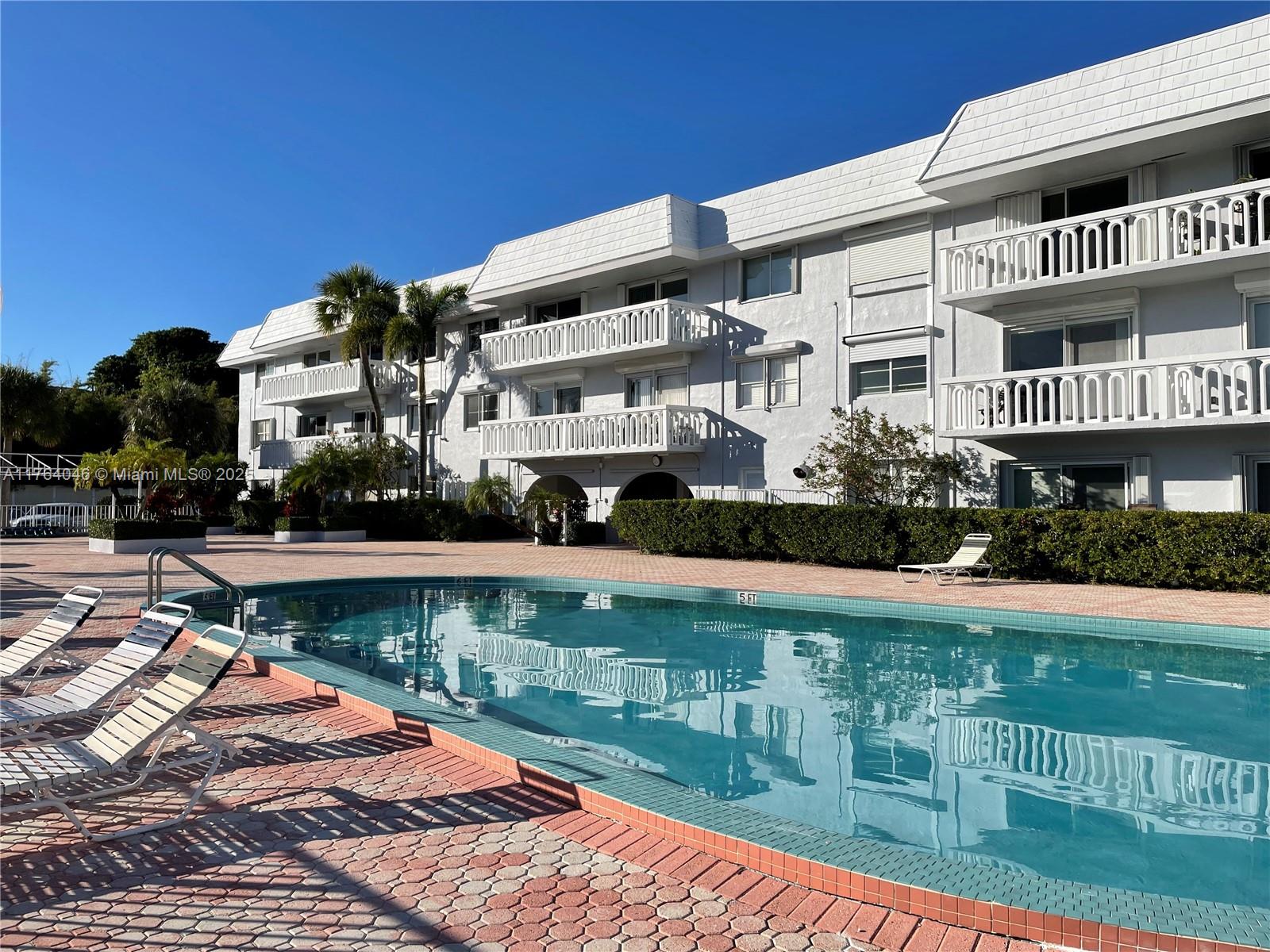 100 Edgewater Dr 309