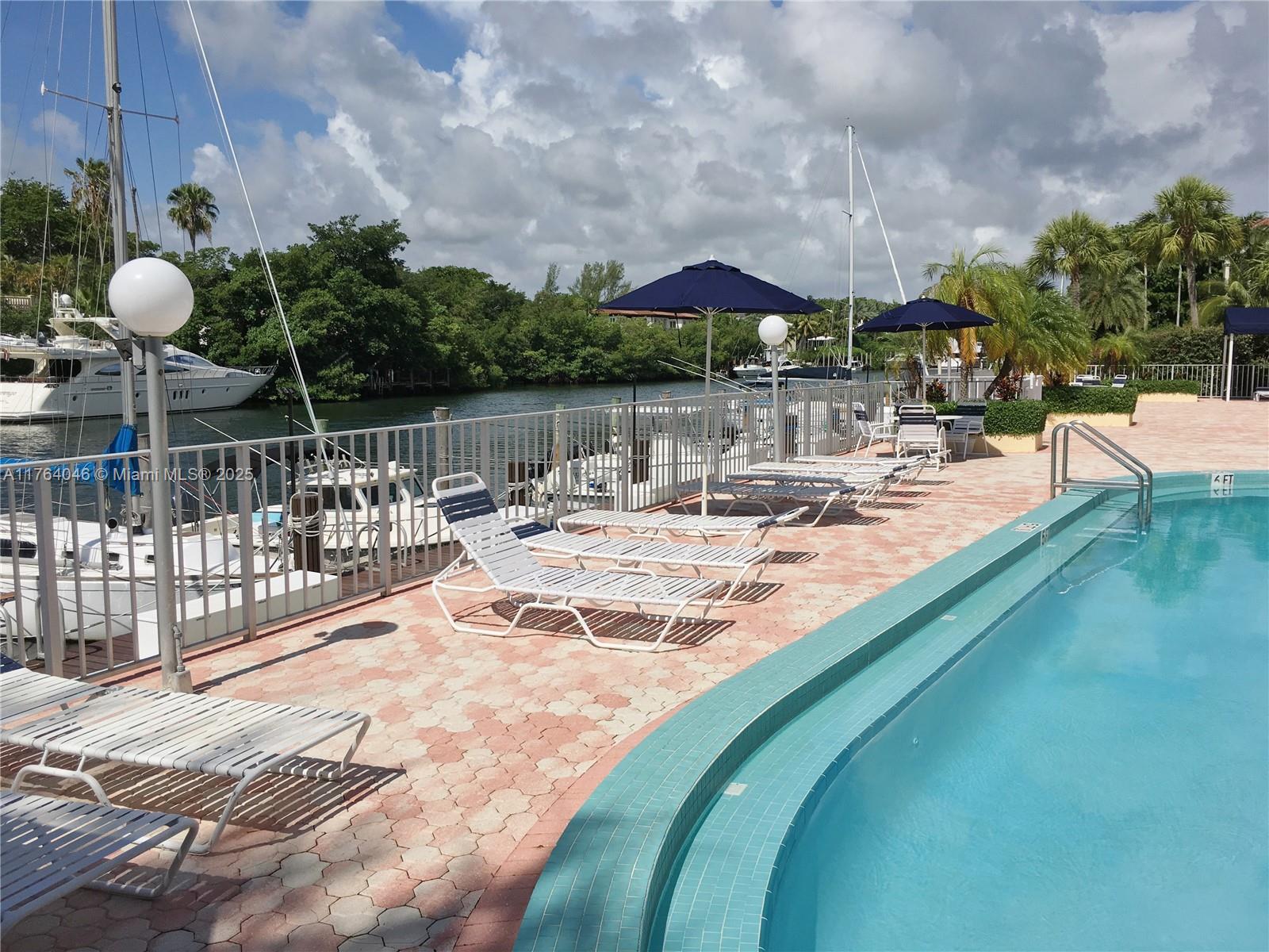 100 Edgewater Dr 309