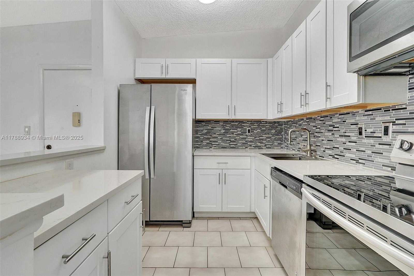 825 NE 199th St 204-13