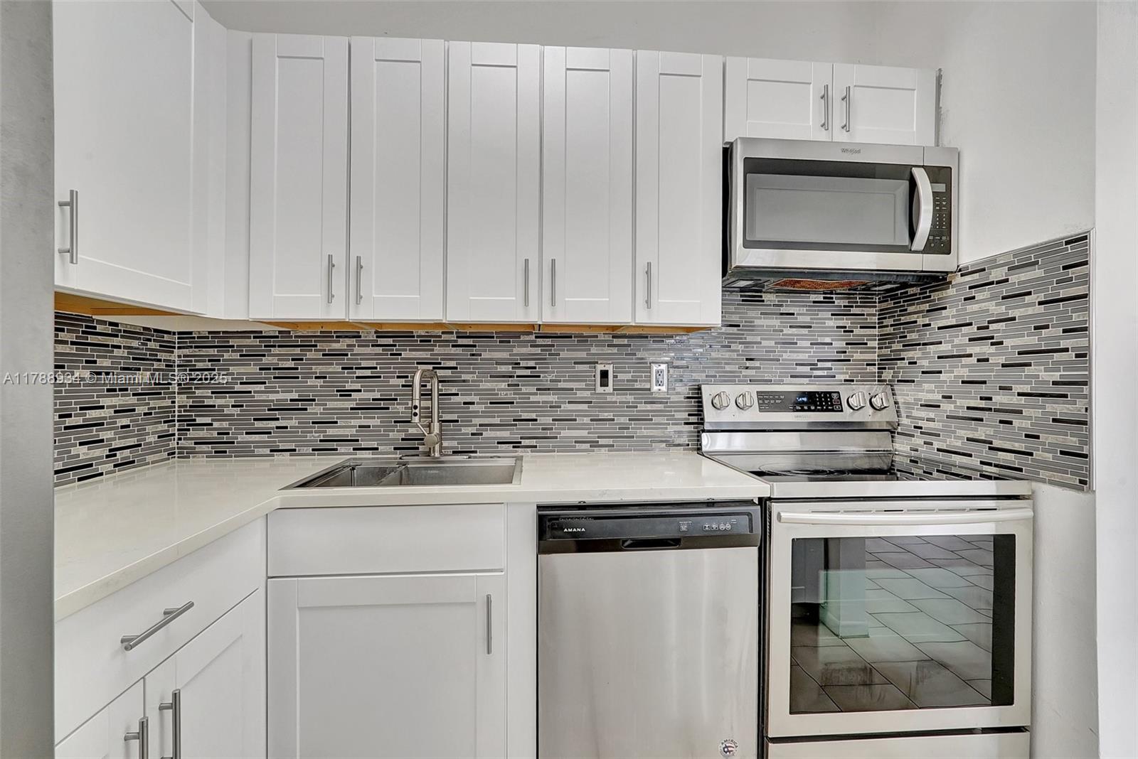 825 NE 199th St 204-13