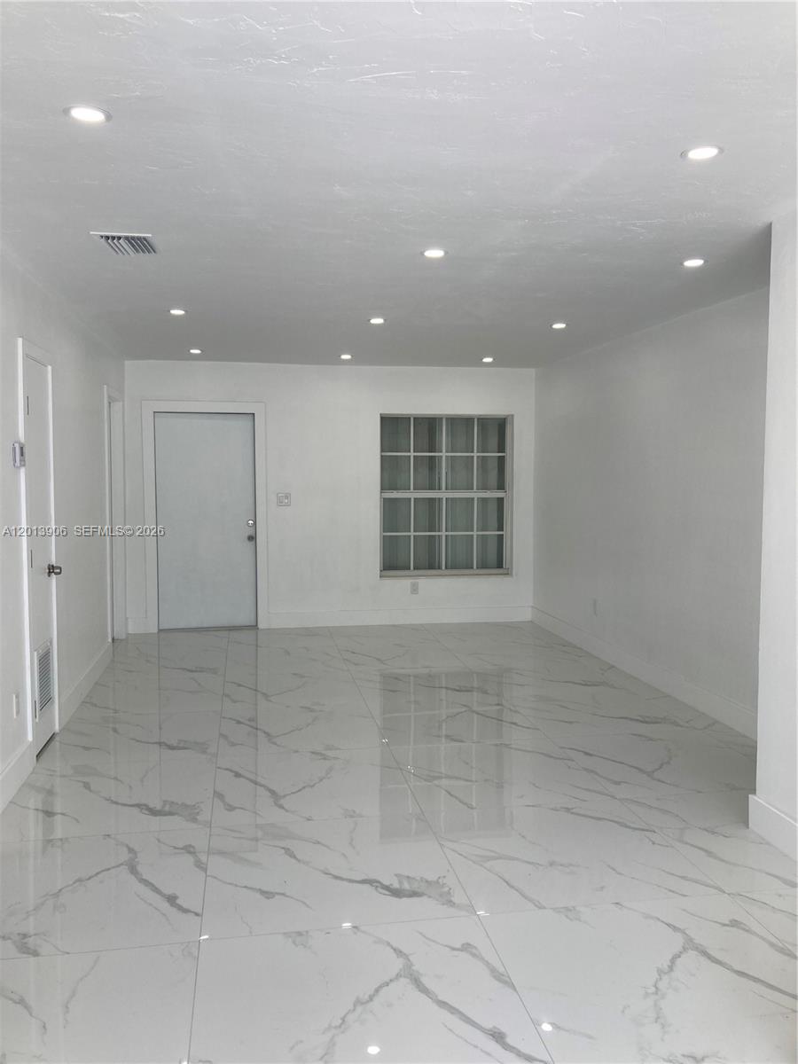 POINT ROYALE SEC 5 - Residential Lease