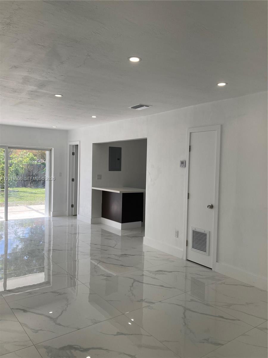 POINT ROYALE SEC 5 - Residential Lease
