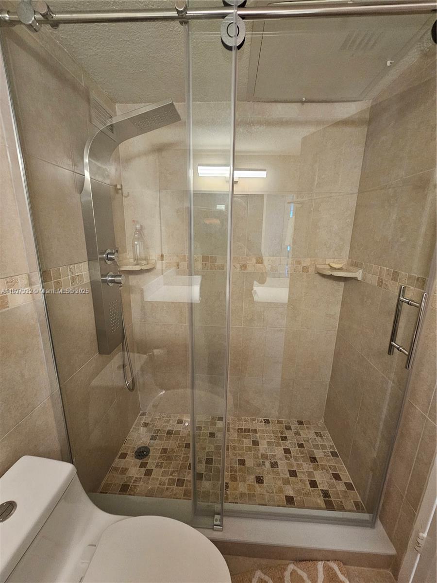 THE WAVE CONDO - Residential Lease