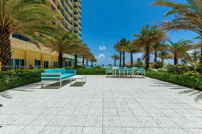 THE WAVE CONDO - Residential Lease