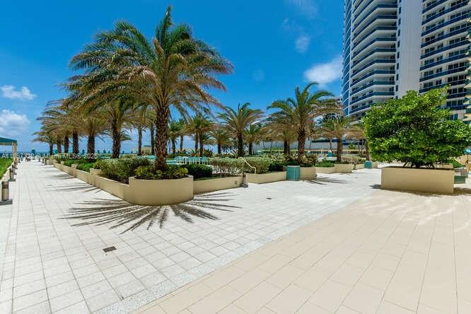 THE WAVE CONDO - Residential Lease