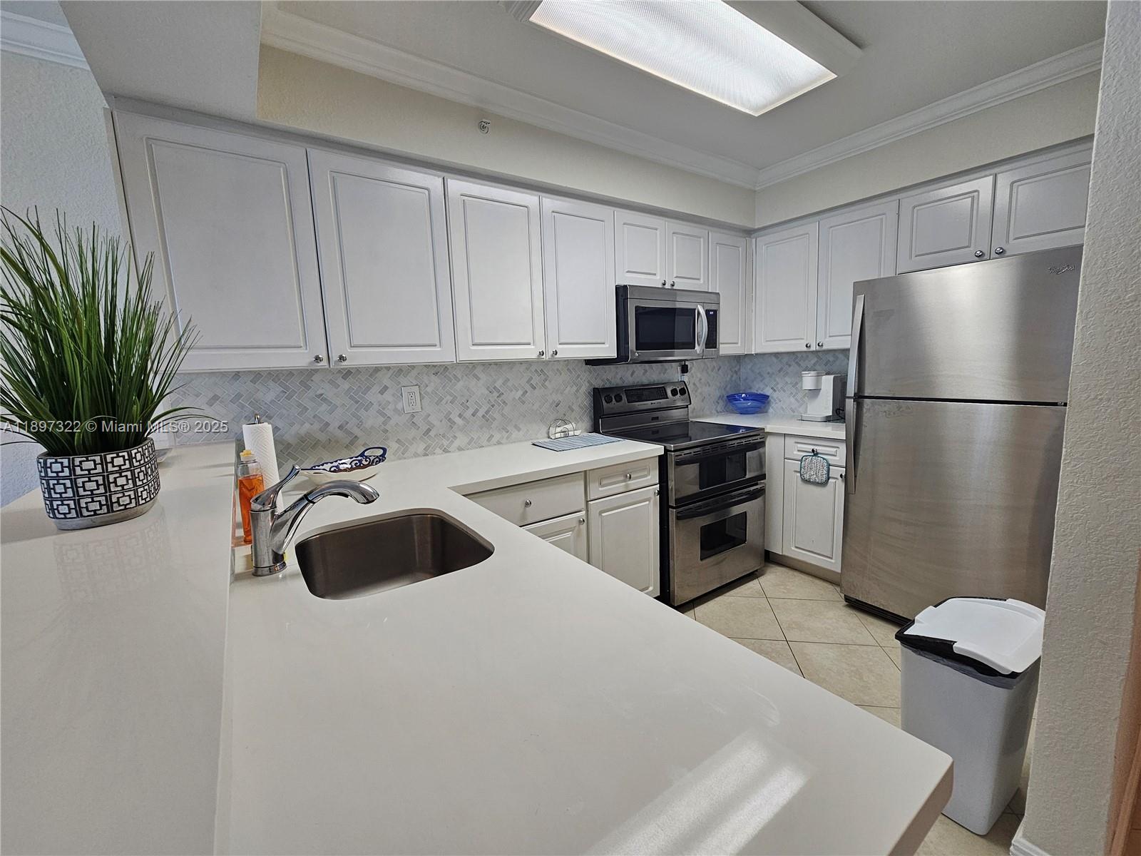 THE WAVE CONDO - Residential Lease