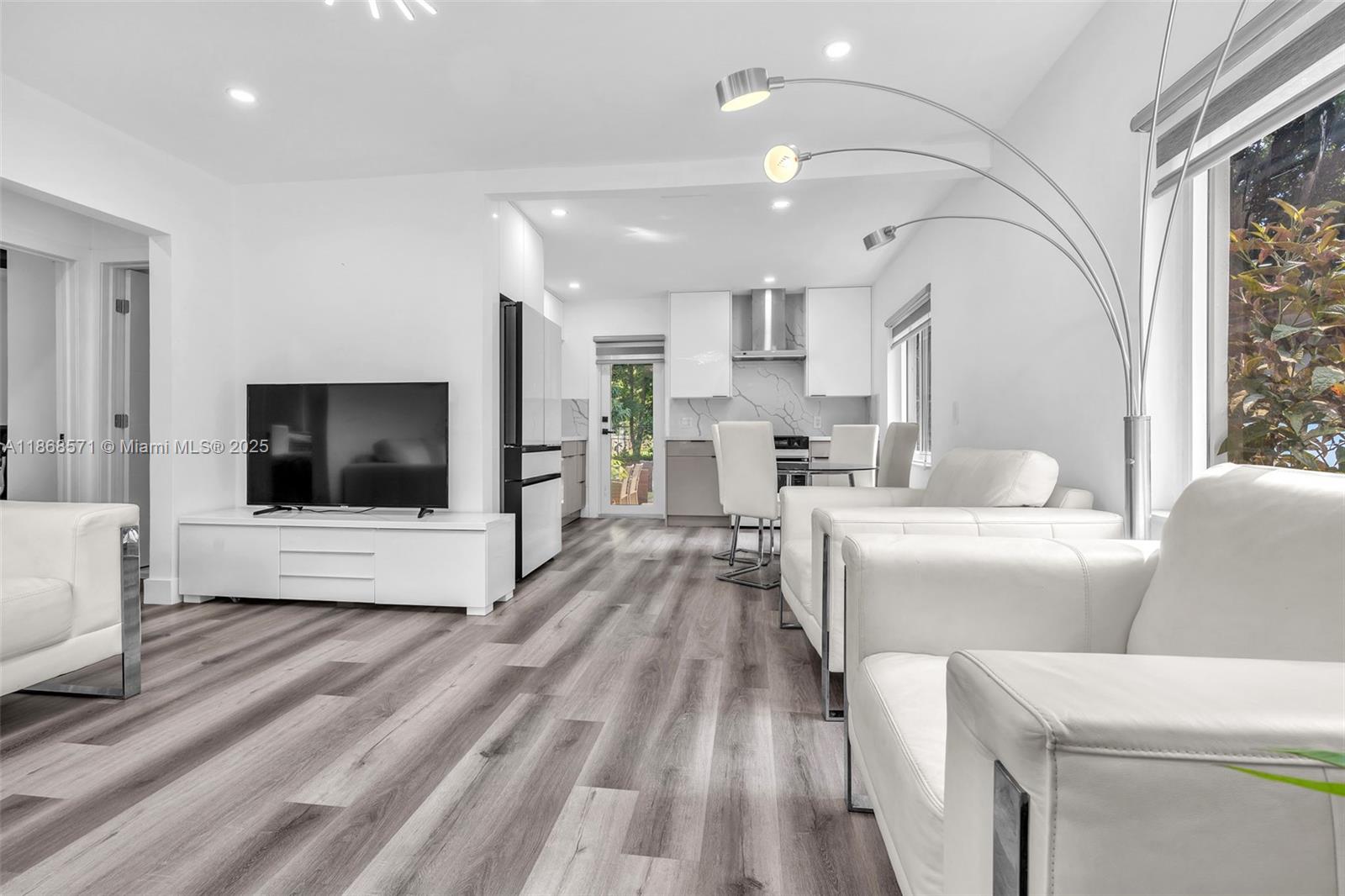 IRONS MANOR 2ND ADDN - Residential