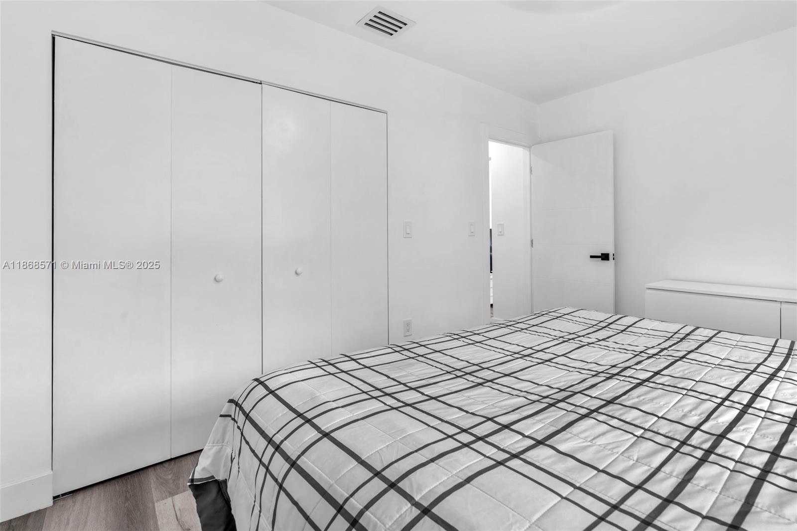 IRONS MANOR 2ND ADDN - Residential