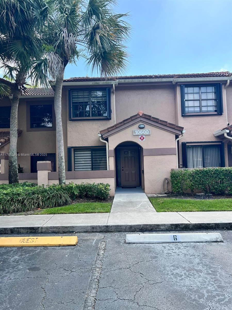 10600 NW 14th St 106