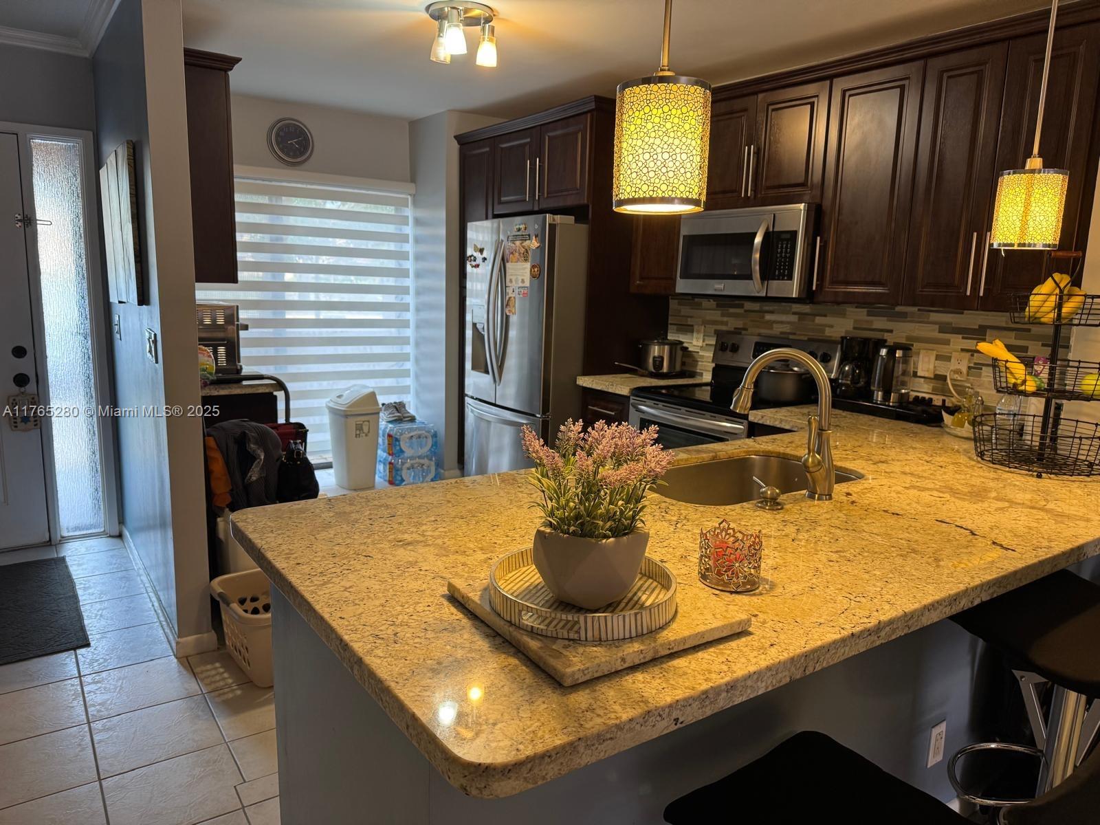 Property for Sale at 10600 Nw 14th St 106, Plantation, Miami-Dade County, Florida - Bedrooms: 2 
Bathrooms: 3  - $389,900