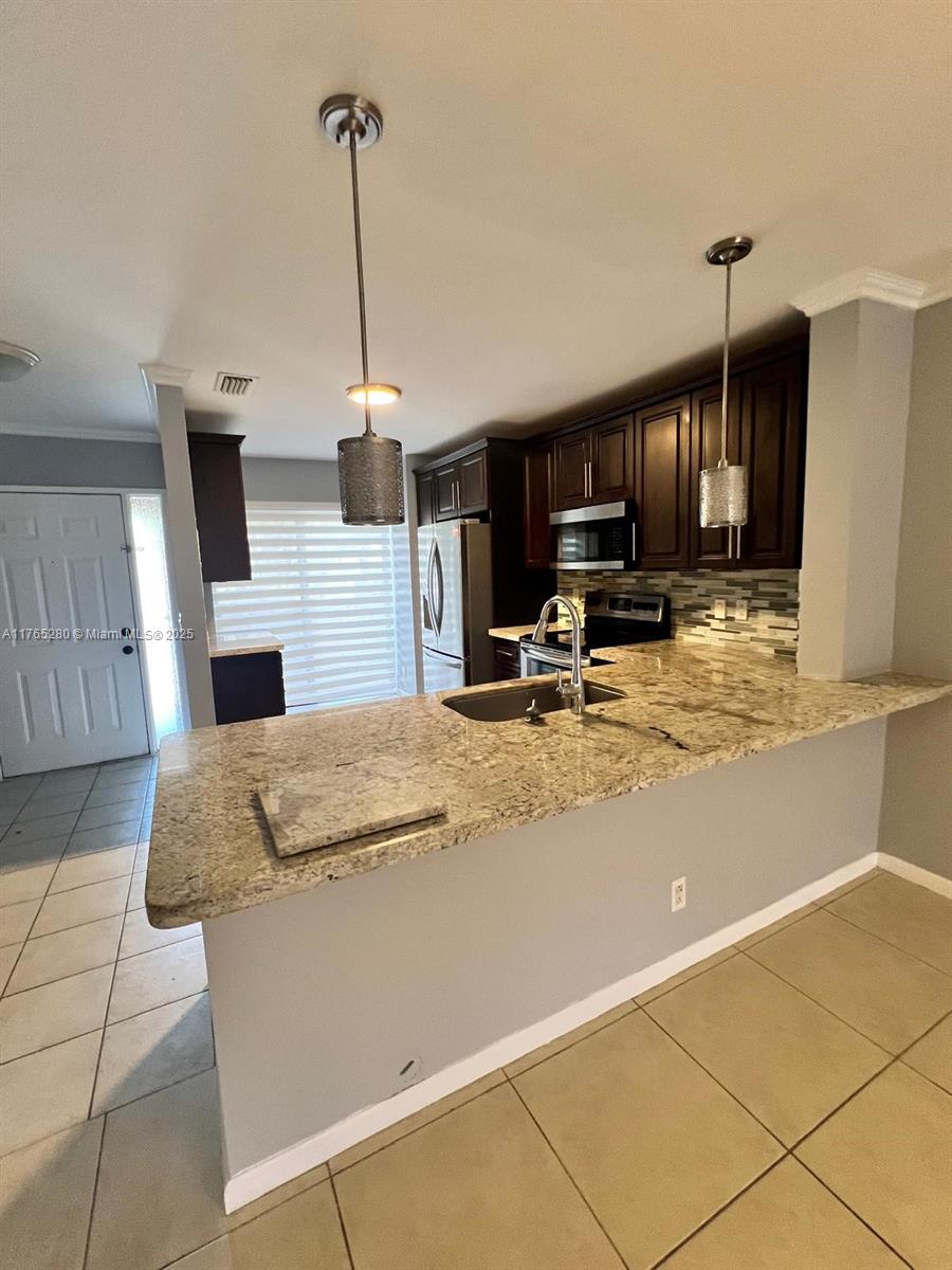 Property for Sale at 10600 Nw 14th St 106, Plantation, Miami-Dade County, Florida - Bedrooms: 2 
Bathrooms: 3  - $389,900