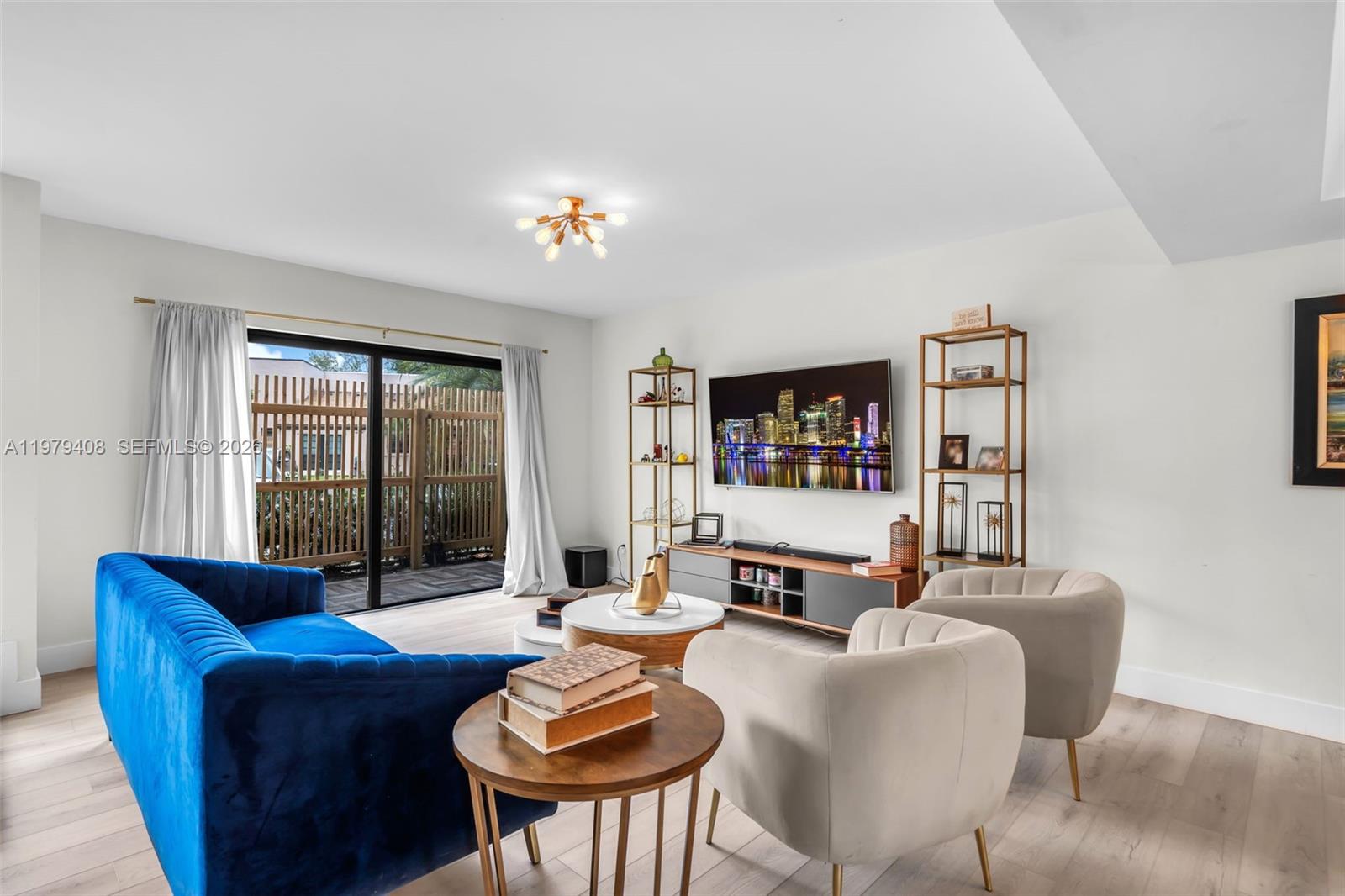 PEMBROKE LAKES SECTION SE - Residential Lease