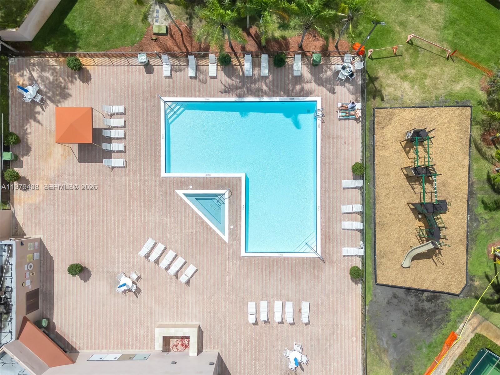 PEMBROKE LAKES SECTION SE - Residential Lease