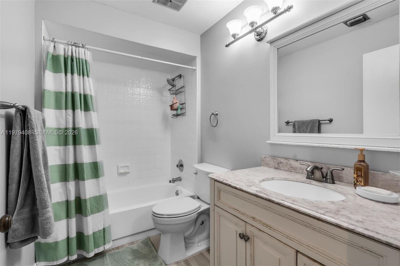 PEMBROKE LAKES SECTION SE - Residential Lease