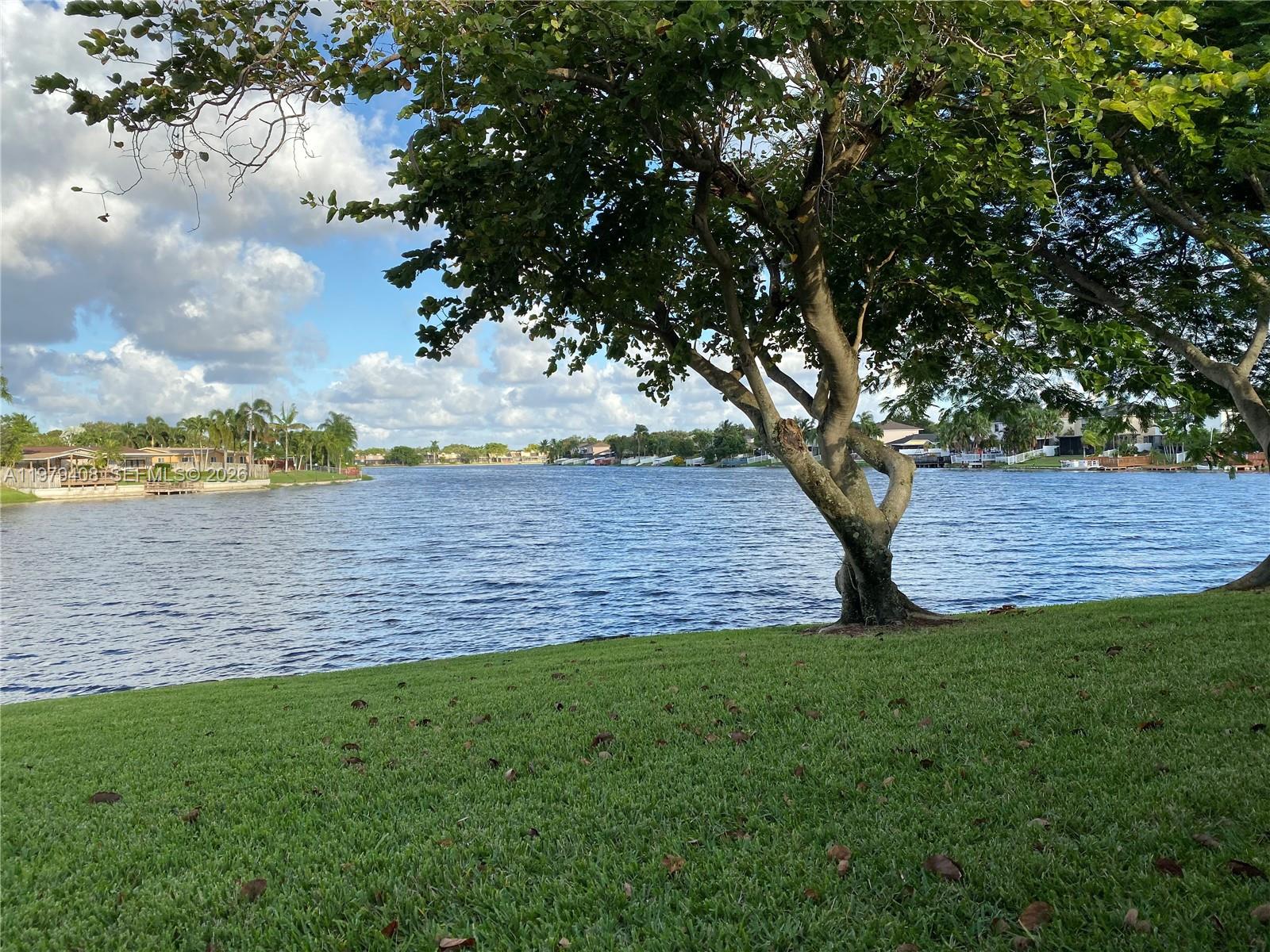 PEMBROKE LAKES SECTION SE - Residential Lease