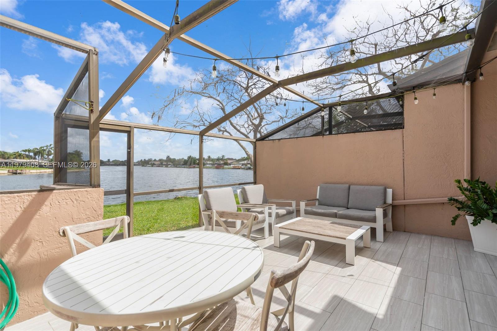 PEMBROKE LAKES SECTION SE - Residential Lease